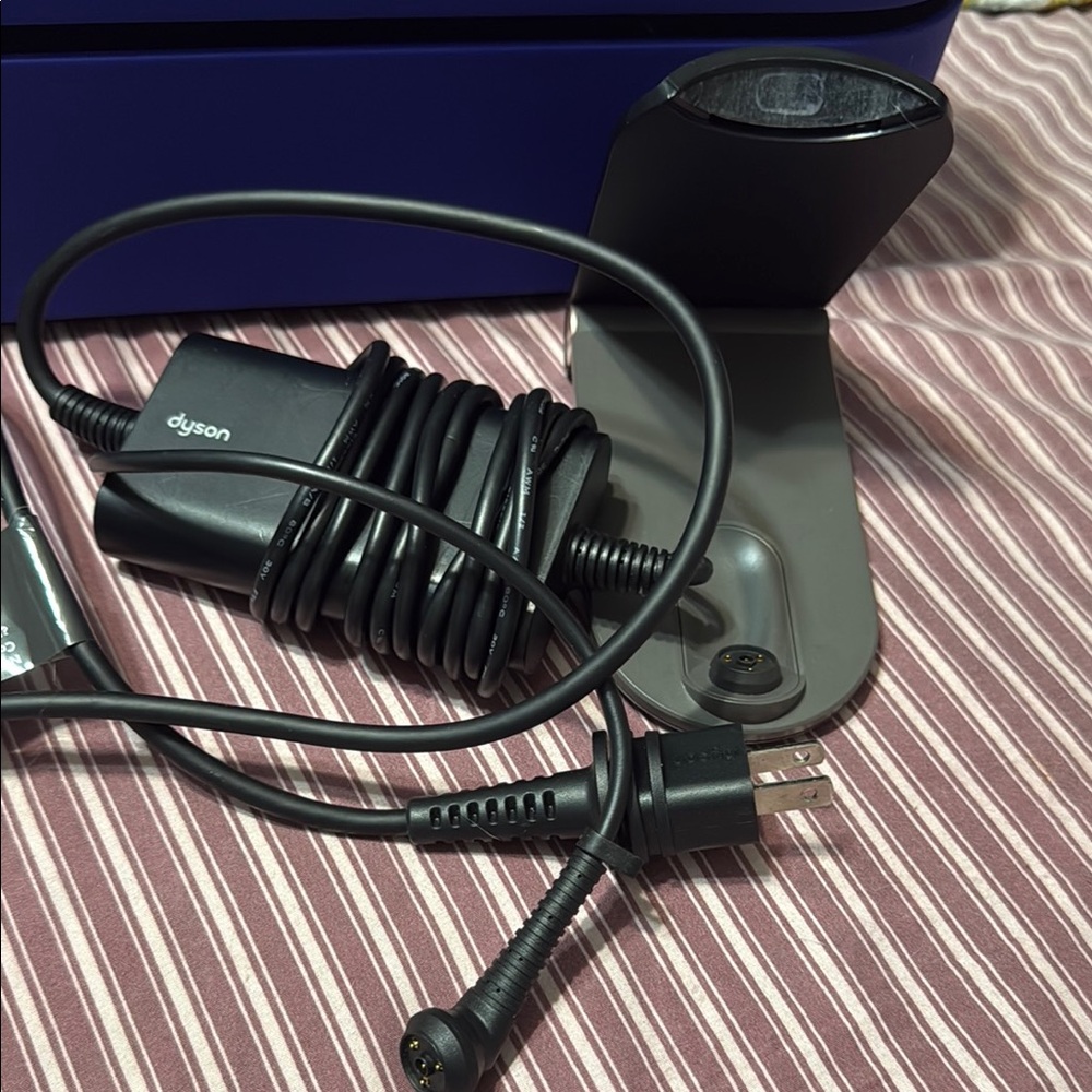 Dyson Charging Station with Adapter